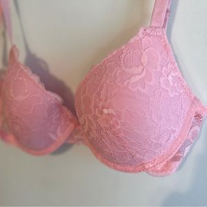 Juicy Couture NEW 34B. 3 pack underwire lace bras: black, hot pink, light pink.
